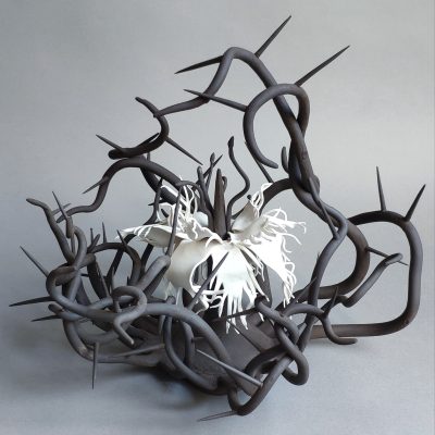 Sculpture épines en céramique