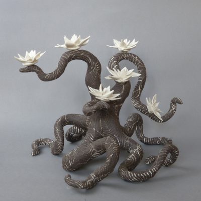 Sculpture en grès et porcelaine d'un arbre tentaculaire